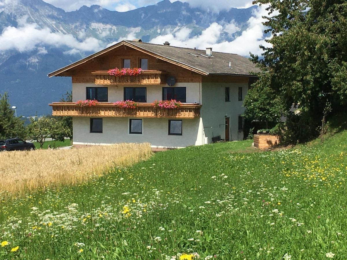 Apartment Wiesenhof - Natur & Weitblick Ueber Innsbruck - Ladestation Fuer Elektroautos Exterior photo
